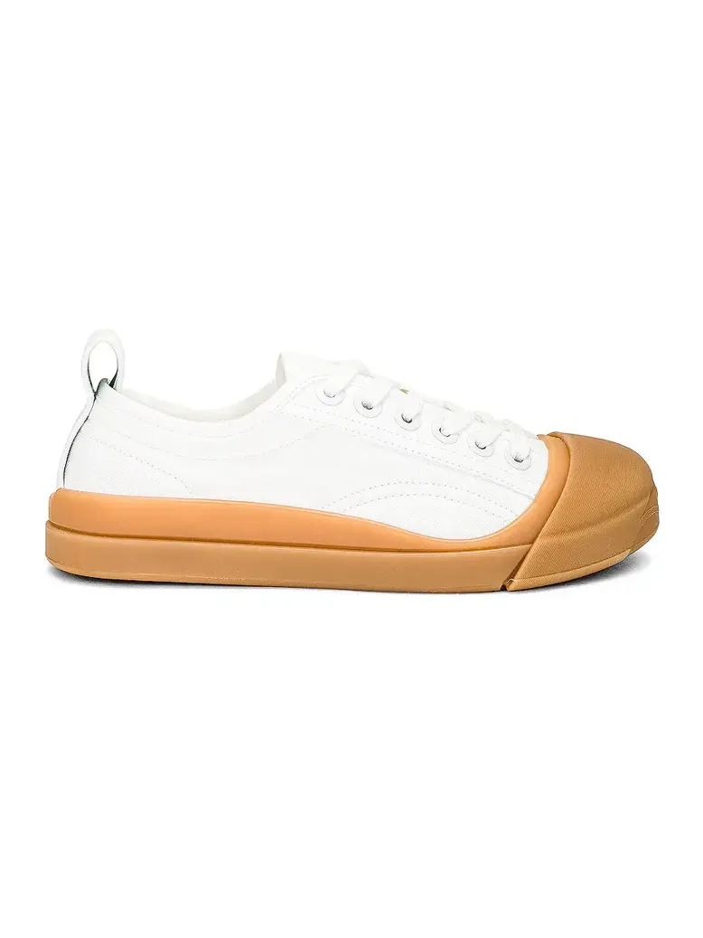 Vulcan Low Top Sneaker
