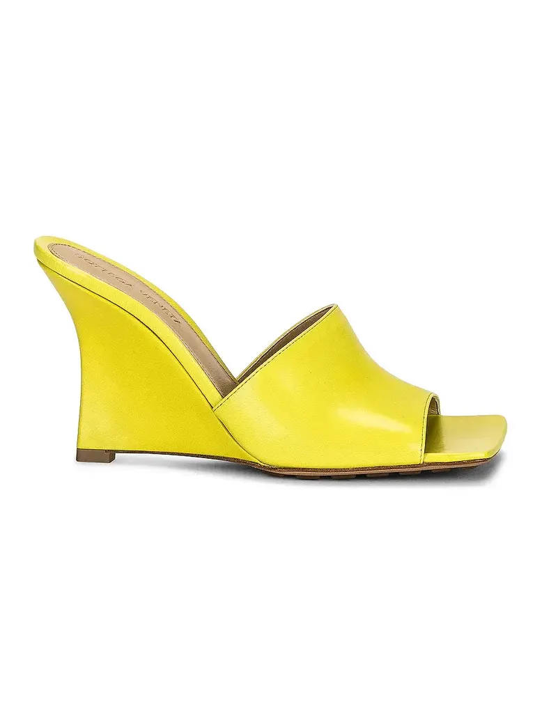 Stretch Mule Wedges