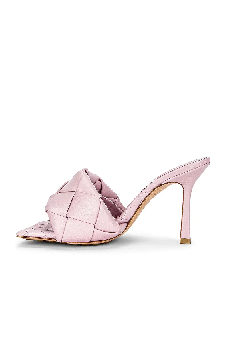 Bottega Veneta The Rubber Lido Sandals | Thumbnail 5 Bottega Veneta The Rubber Lido Sandals | Thumbnail 5