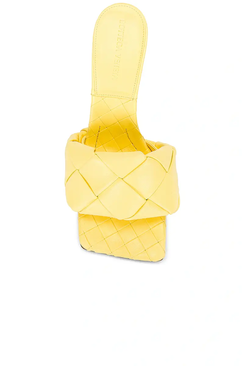 Bottega Veneta The Rubber Lido Sandals | Thumbnail 4 Bottega Veneta The Rubber Lido Sandals | Thumbnail 4