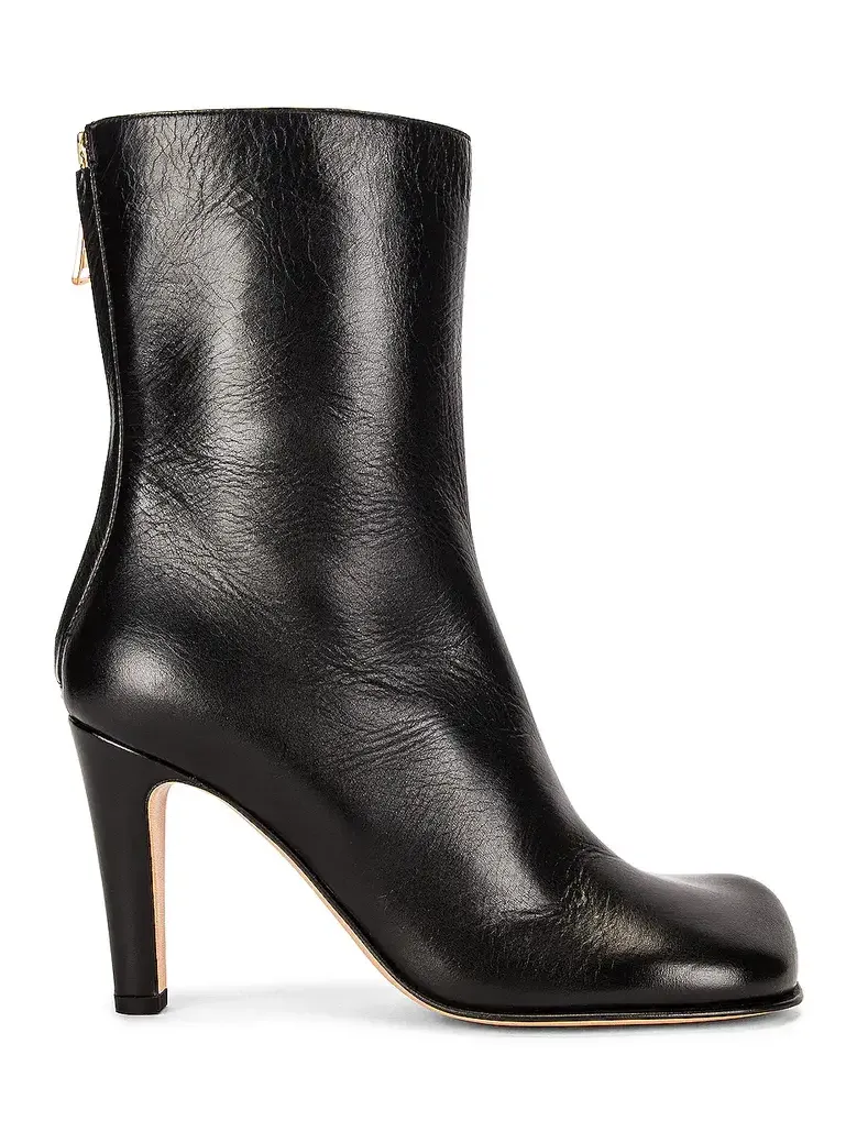 Bottega Veneta Round Toe Boots