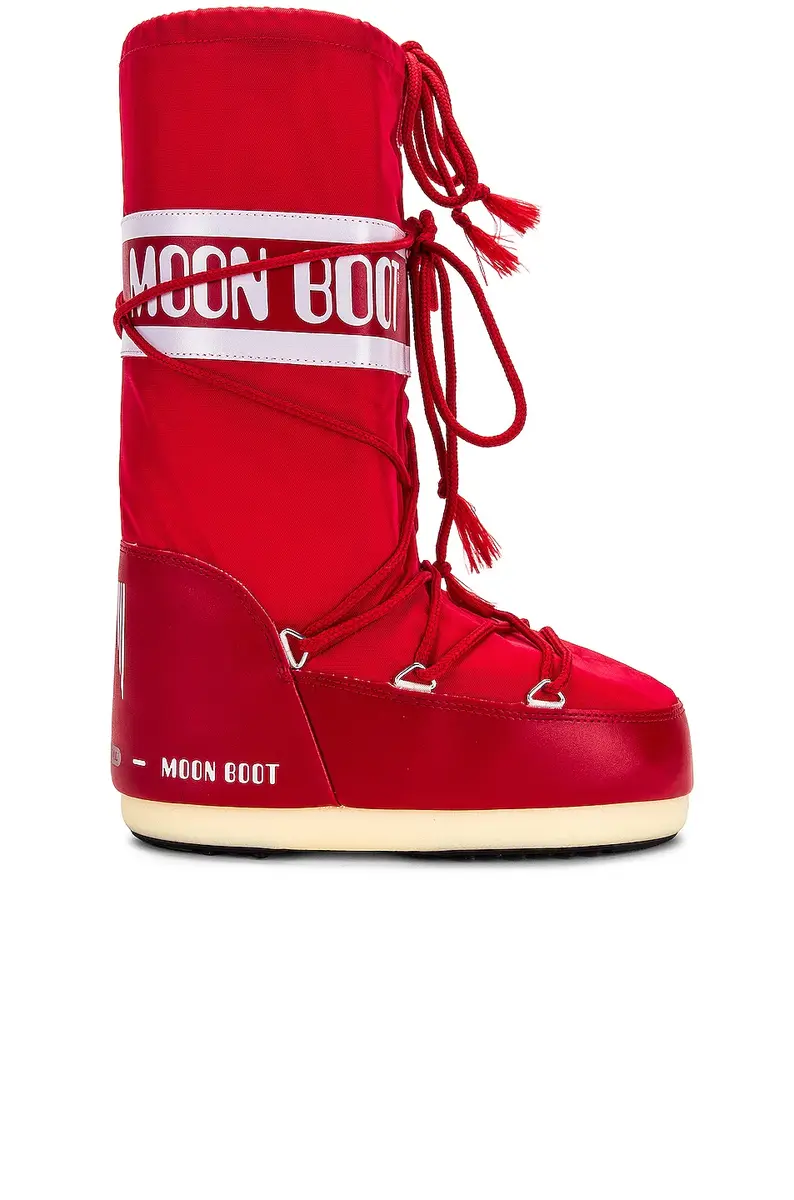 MOON BOOT Nylon Classic Boot | Image 1 MOON BOOT Nylon Classic Boot | Image 1