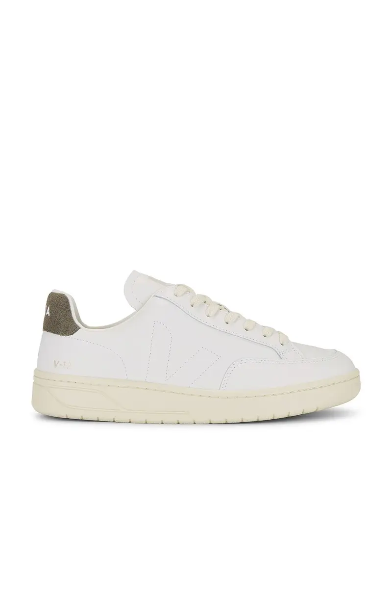 Veja V-12 Stitch | Image 1 Veja V-12 Stitch | Image 1