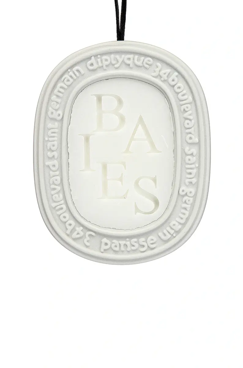Diptyque Baies Scented Oval | Image 1 Diptyque Baies Scented Oval | Image 1