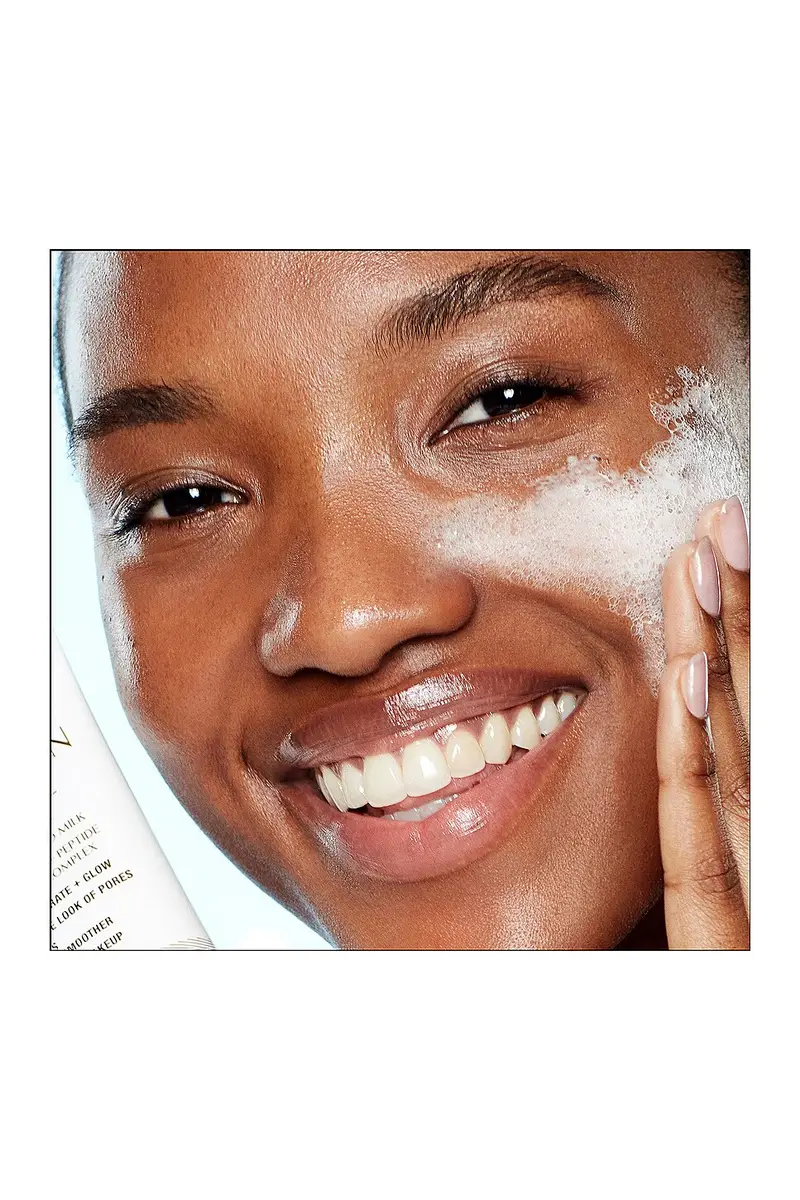 Charlotte Tilbury Travel Charlotte's Magic Hydration Revival Cleanser | Thumbnail 12 Charlotte Tilbury Travel Charlotte's Magic Hydration Revival Cleanser | Thumbnail 12