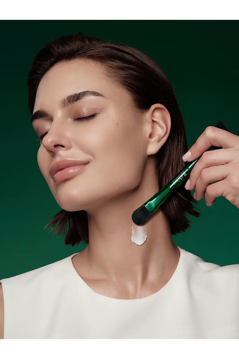 RéVive Lissant Line Smoothing Neck Serum | Thumbnail 6 RéVive Lissant Line Smoothing Neck Serum | Thumbnail 6