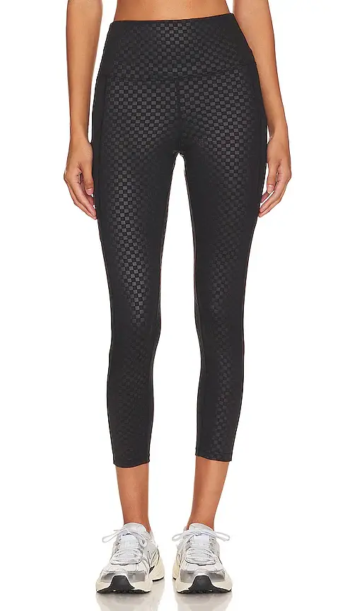BEACH RIOT Summer 7/8 Pocket Legging | Image 1 BEACH RIOT Summer 7/8 Pocket Legging | Image 1