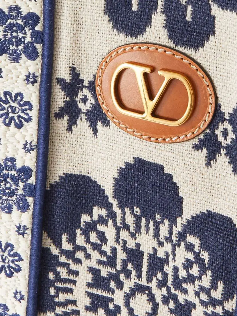 Valentino Garavani Antibes Large Leather-trimmed Floral-jacquard Tote | Thumbnail 4 Valentino Garavani Antibes Large Leather-trimmed Floral-jacquard Tote | Thumbnail 4