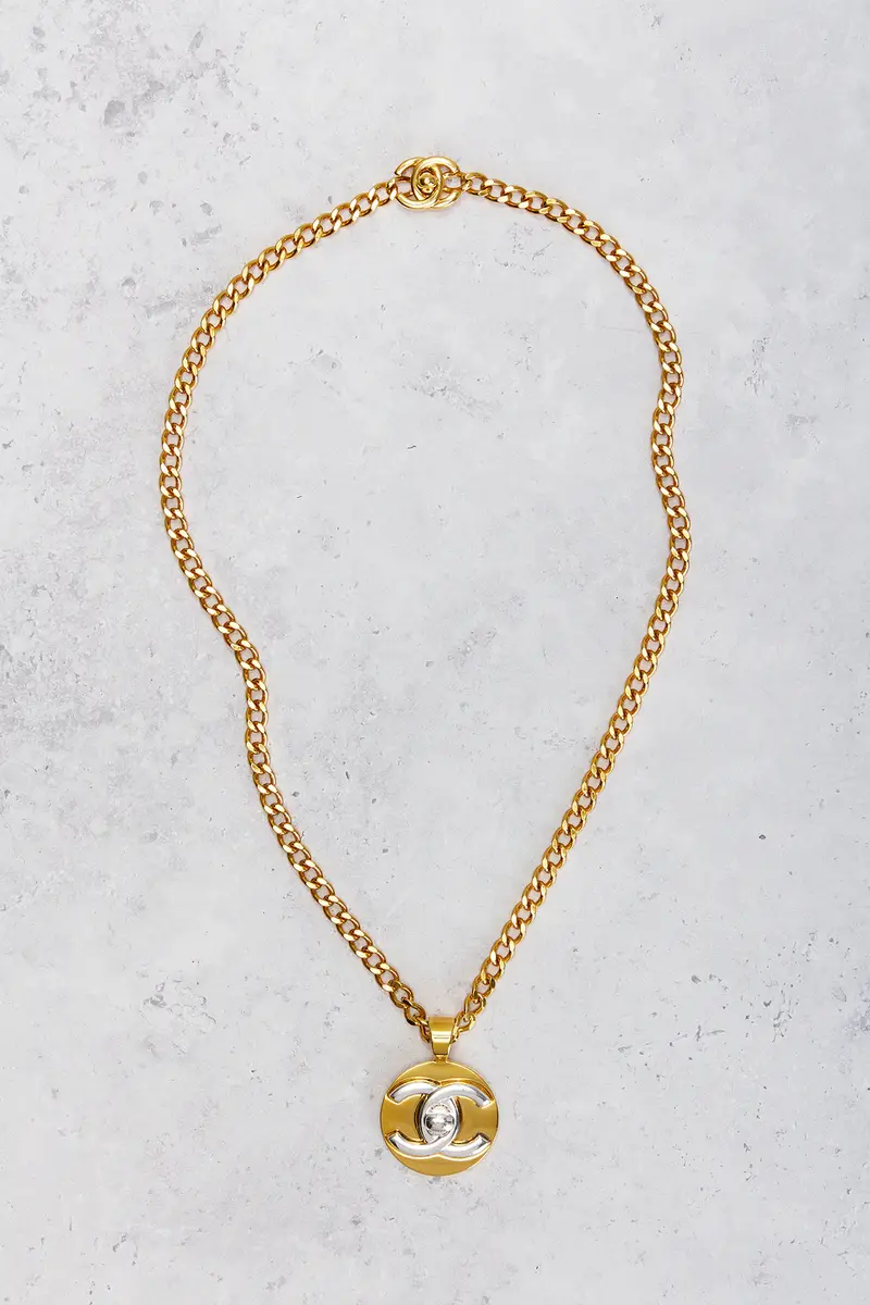 Chanel Chanel 1997 CC Turnlock Necklace | Thumbnail 2 Chanel Chanel 1997 CC Turnlock Necklace | Thumbnail 2
