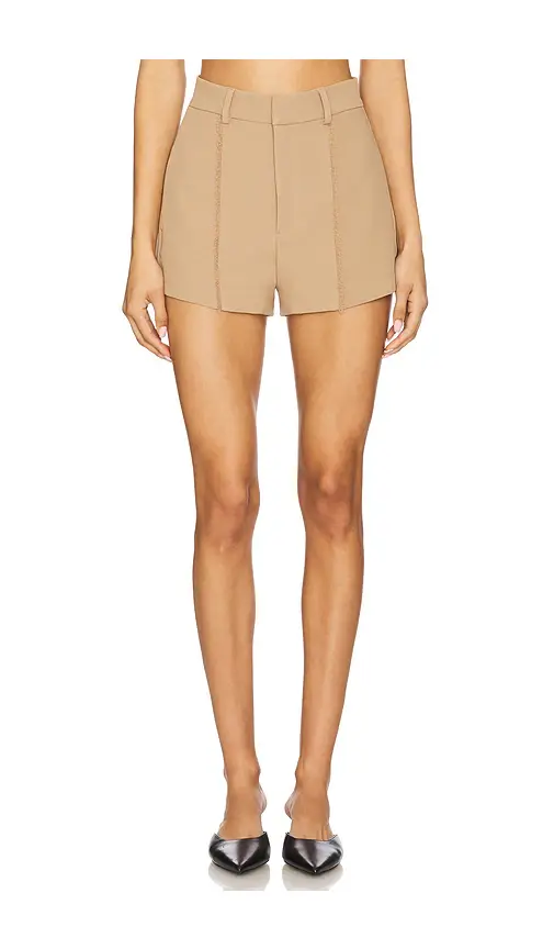 Nonchalant Label Hedda Short