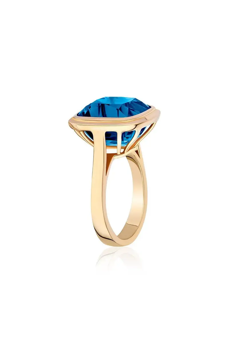 GOSHWARA London Blue Topaz Manhattan Ring | Thumbnail 5