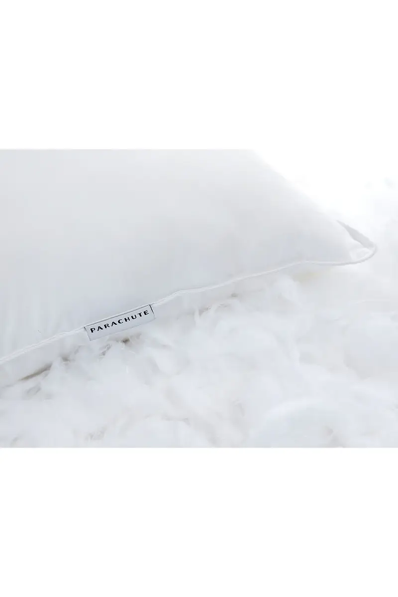 Parachute Midweight Down Alternative Duvet Insert | Thumbnail 4