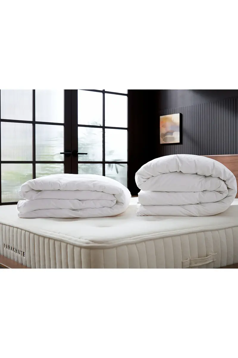 Parachute Midweight Down Alternative Duvet Insert | Thumbnail 6