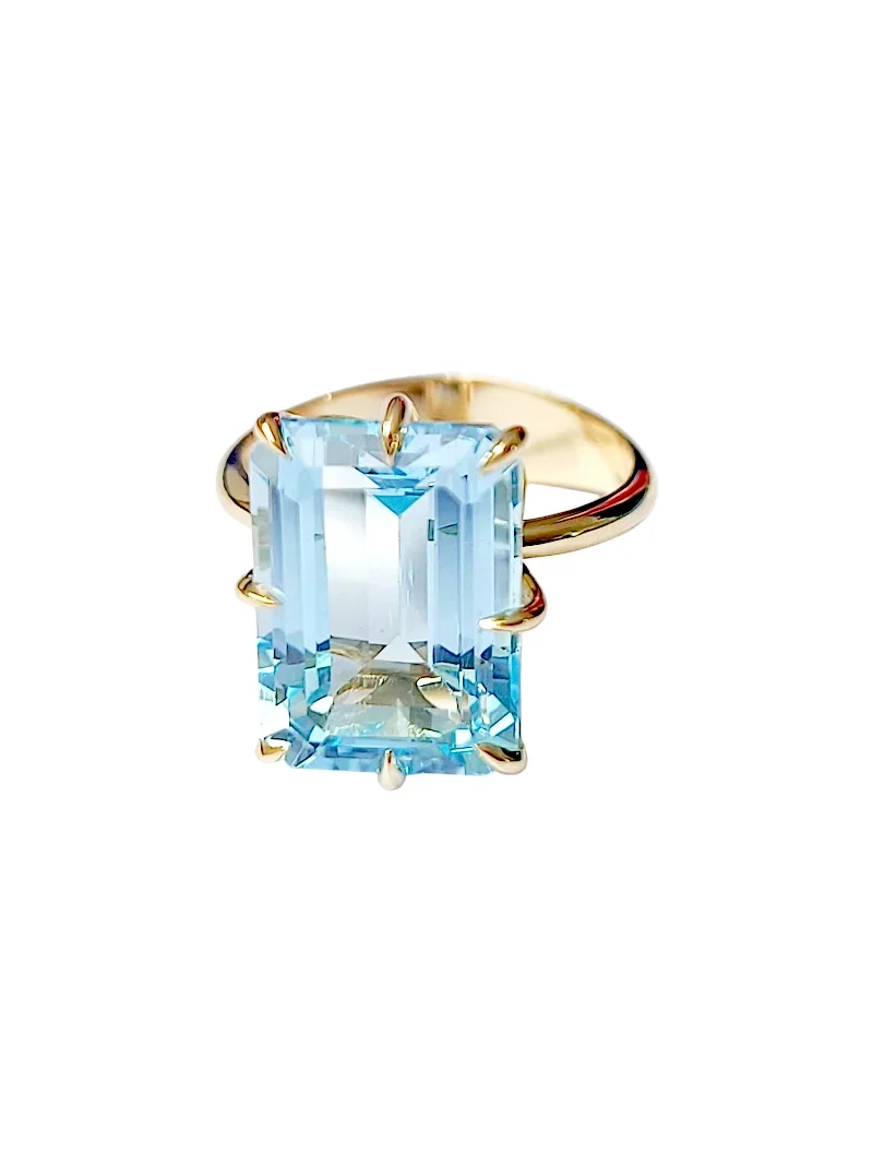 Blue Topaz 18K Gold Ring