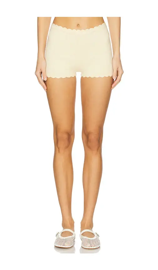 GUIZIO Scallop Short | Image 1 GUIZIO Scallop Short | Image 1