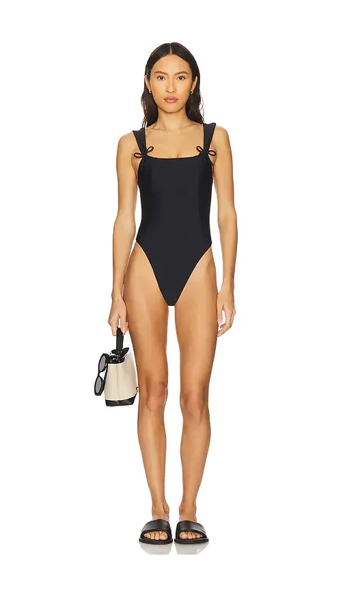 Tularosa Giovanna One Piece | Image 1 Tularosa Giovanna One Piece | Image 1