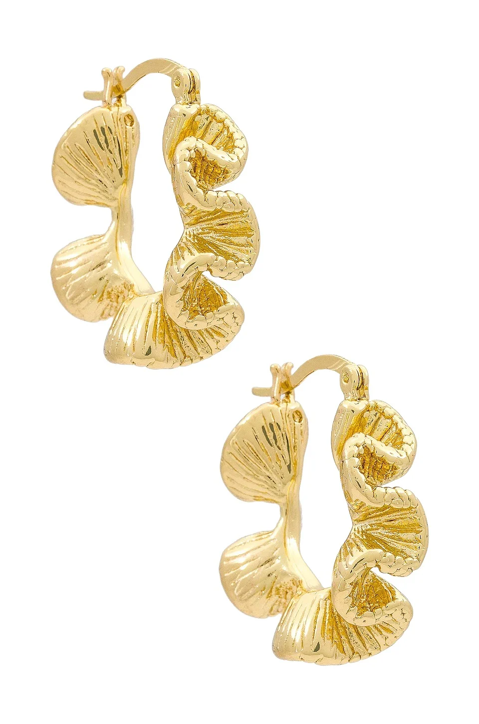 Amber Sceats x REVOLVE Wave Hoops