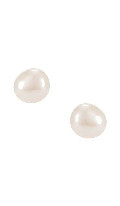 SHASHI Pearl Stud Earring | Image 1 SHASHI Pearl Stud Earring | Image 1