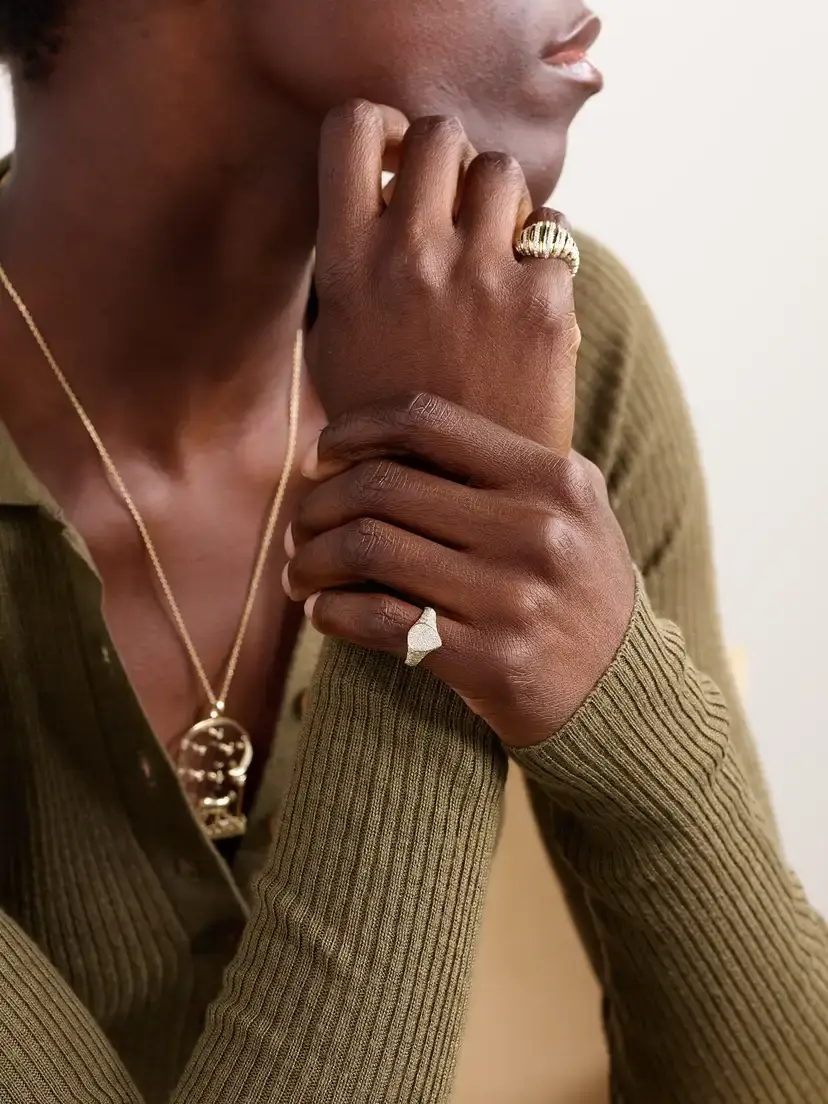 Yvonne Léon Mini Poire 9-karat Gold Diamond Ring | Thumbnail 5 Yvonne Léon Mini Poire 9-karat Gold Diamond Ring | Thumbnail 5