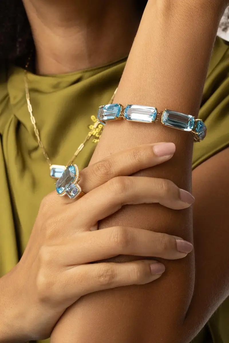 GOSHWARA Blue Topaz Single Line Gossip Bracelet | Thumbnail 5