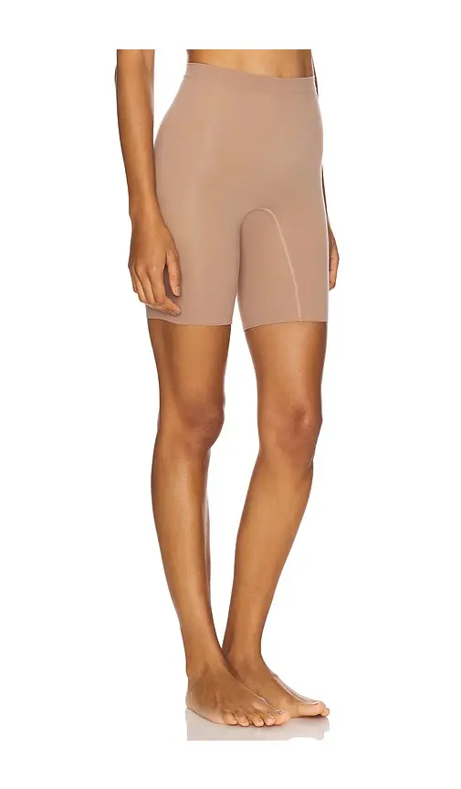 Spanx Spanxsculpt Seamless Power Short | Thumbnail 2 Spanx Spanxsculpt Seamless Power Short | Thumbnail 2