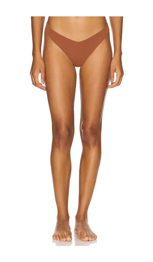 Journelle Estelle Thong | Image 1 Journelle Estelle Thong | Image 1