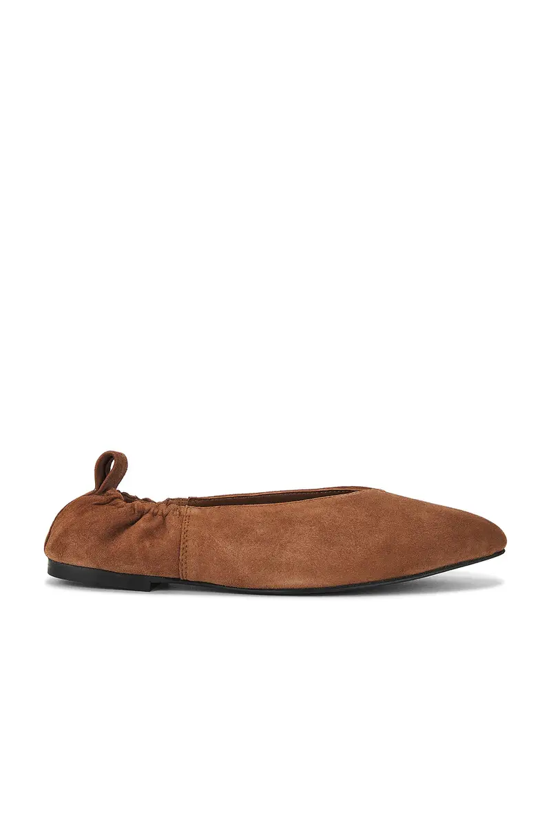 A Emery Brie Flat