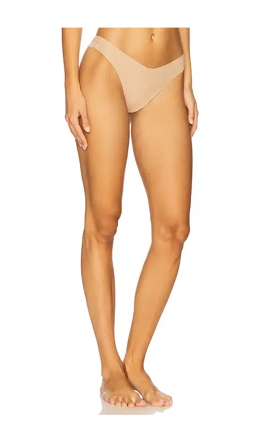 Journelle Estelle Thong | Thumbnail 2 Journelle Estelle Thong | Thumbnail 2