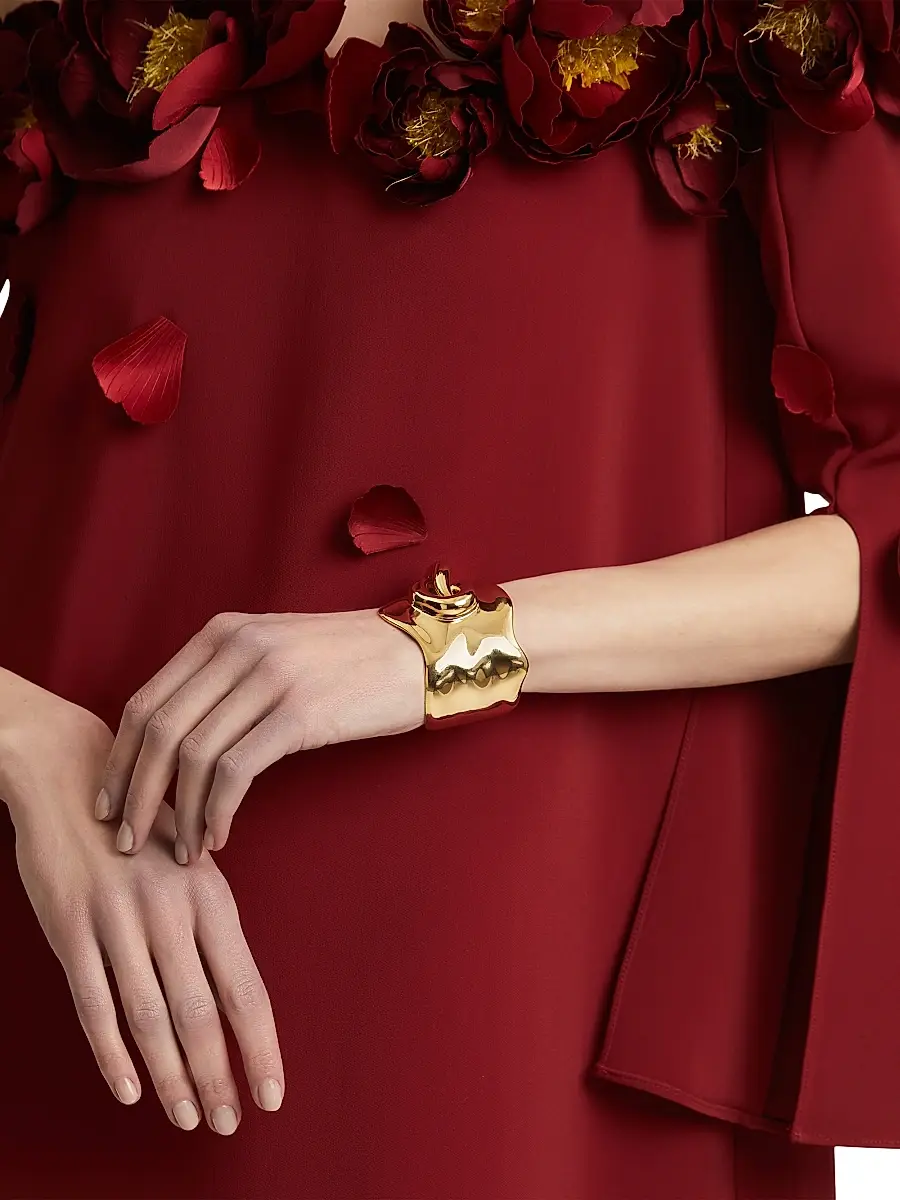 Oscar de la Renta Women's 24K-Gold-Plated Brass Twisted Knot Cuff - Gold | Thumbnail 2 Oscar de la Renta Women's 24K-Gold-Plated Brass Twisted Knot Cuff - Gold | Thumbnail 2