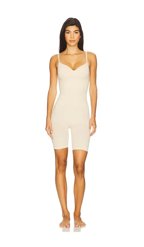 SKIMS Seamless Sculpt Mid Thigh Bodysuit | Image 1 SKIMS Seamless Sculpt Mid Thigh Bodysuit | Image 1