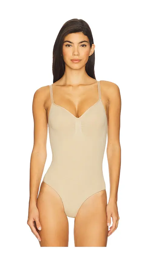 SKIMS Seamless Sculpt Bodysuit Brief | Thumbnail 2 SKIMS Seamless Sculpt Bodysuit Brief | Thumbnail 2