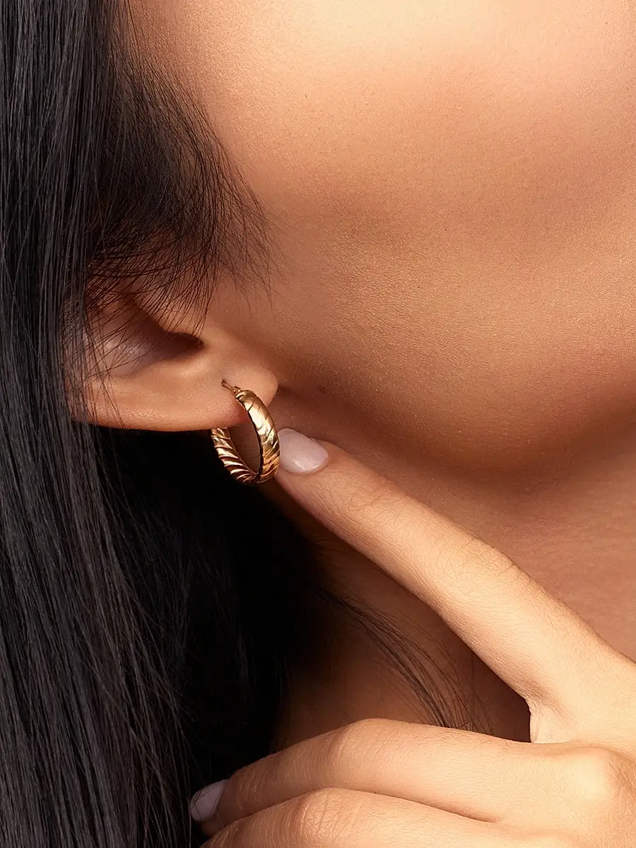 Oradina Women's 14K Yellow Gold Cobra Hoops | Thumbnail 3