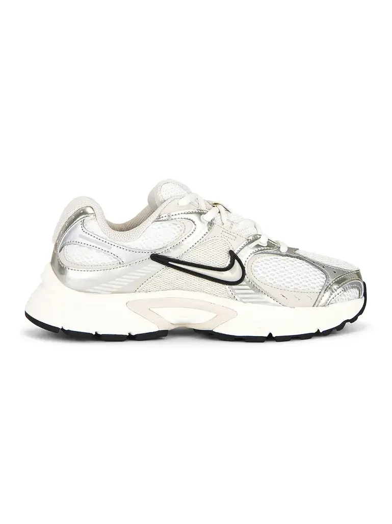 V5 Runner Sneaker V5 Runner Sneaker