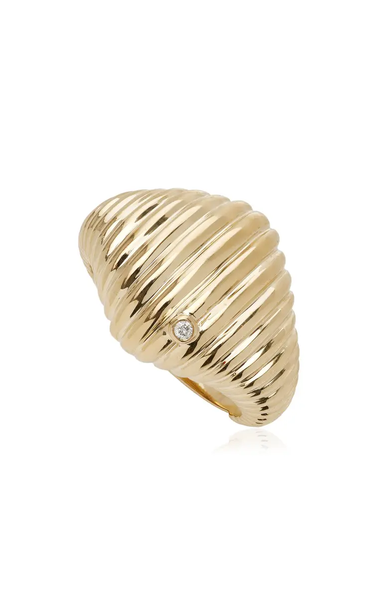 Yvonne Léon Berlingot 9K Yellow Gold Diamond Signet Ring | Thumbnail 3 Yvonne Léon Berlingot 9K Yellow Gold Diamond Signet Ring | Thumbnail 3
