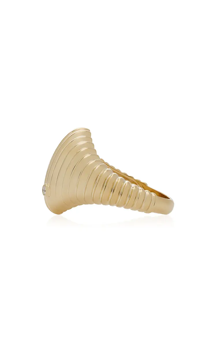 Yvonne Léon Berlingot 9K Yellow Gold Diamond Signet Ring | Thumbnail 4 Yvonne Léon Berlingot 9K Yellow Gold Diamond Signet Ring | Thumbnail 4