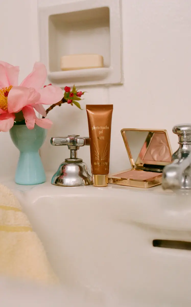 Sisley-Paris L'Orchidee Highlighting Blush - 3 Corail | Thumbnail 3 Sisley-Paris L'Orchidee Highlighting Blush - 3 Corail | Thumbnail 3