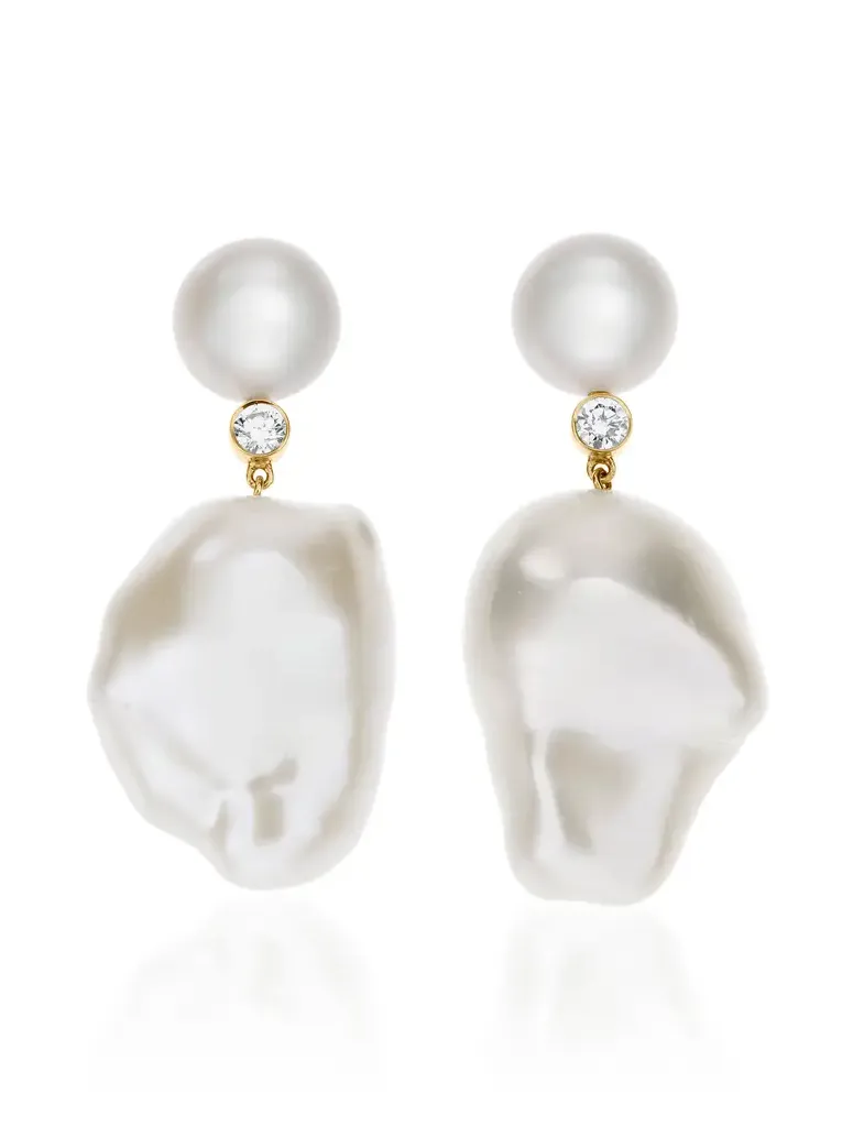 Venus Diamant 14K Gold; Pearl and Diamond Earrings Venus Diamant 14K Gold; Pearl and Diamond Earrings