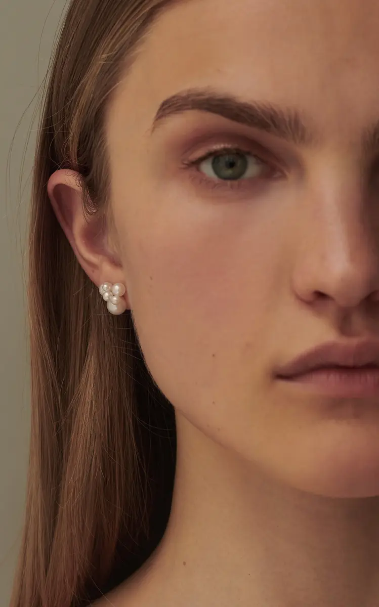 Sophie Bille Brahe Bisou 14K Yellow Gold Pearl Earring | Thumbnail 3 Sophie Bille Brahe Bisou 14K Yellow Gold Pearl Earring | Thumbnail 3