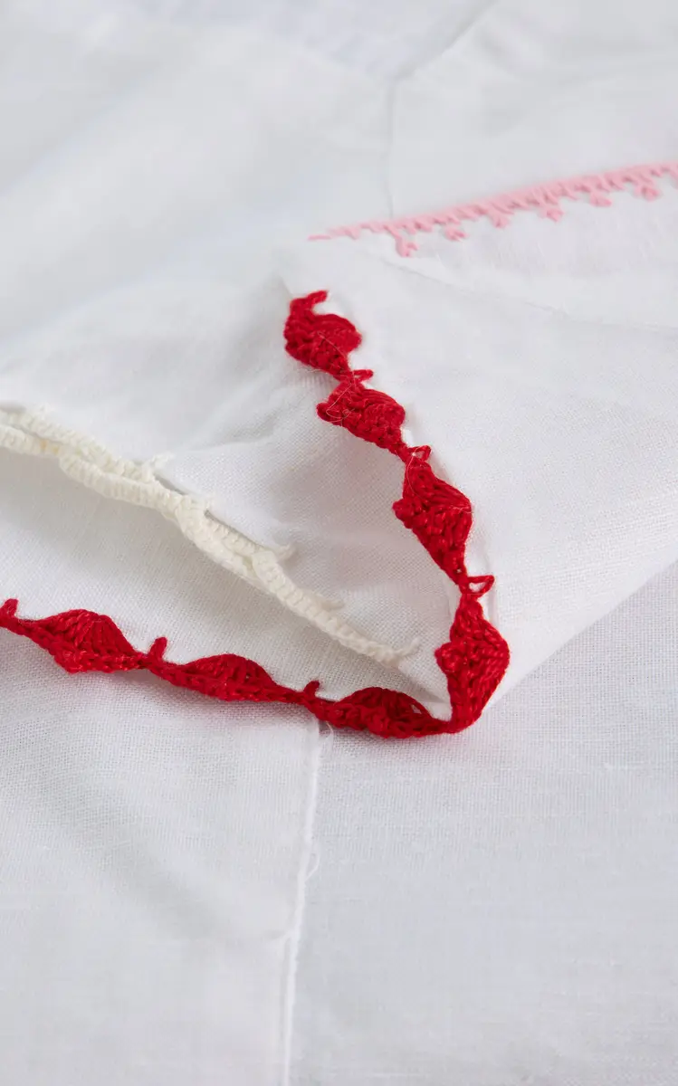 Gohar World Exclusive Á Jour & Crochet Linen Tablecloth - Red | Thumbnail 3