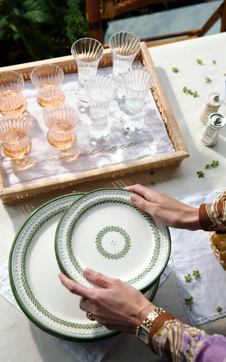 Moda Domus Set-of-Two Leaf-Painted Creamware Dinner Plates | Thumbnail 2 Moda Domus Set-of-Two Leaf-Painted Creamware Dinner Plates | Thumbnail 2