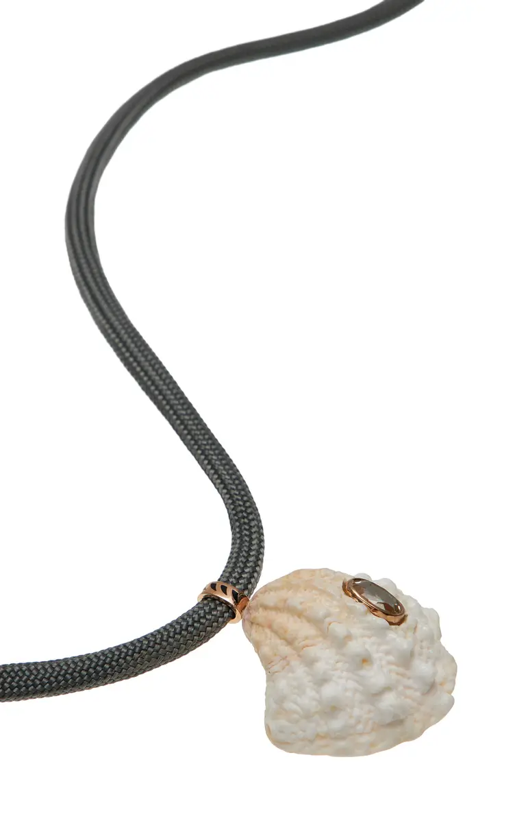 DEZSO BY SARA BELTRÁN Shell and Sillimanite Necklace | Thumbnail 4