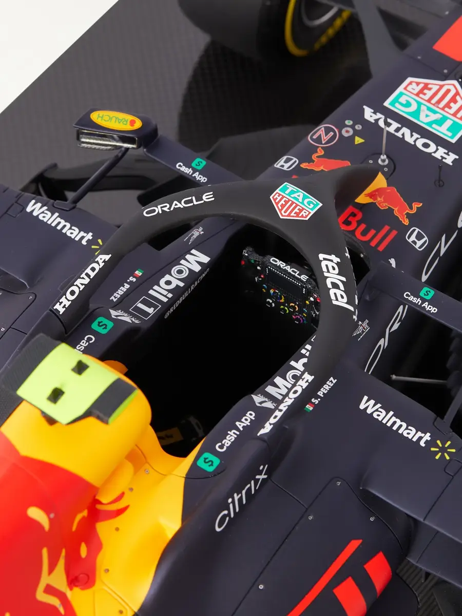 Amalgam Collection Red Bull Racing Honda RB16B Sergio Pérez (2021) 1:8 Model Car - Men | Thumbnail 4