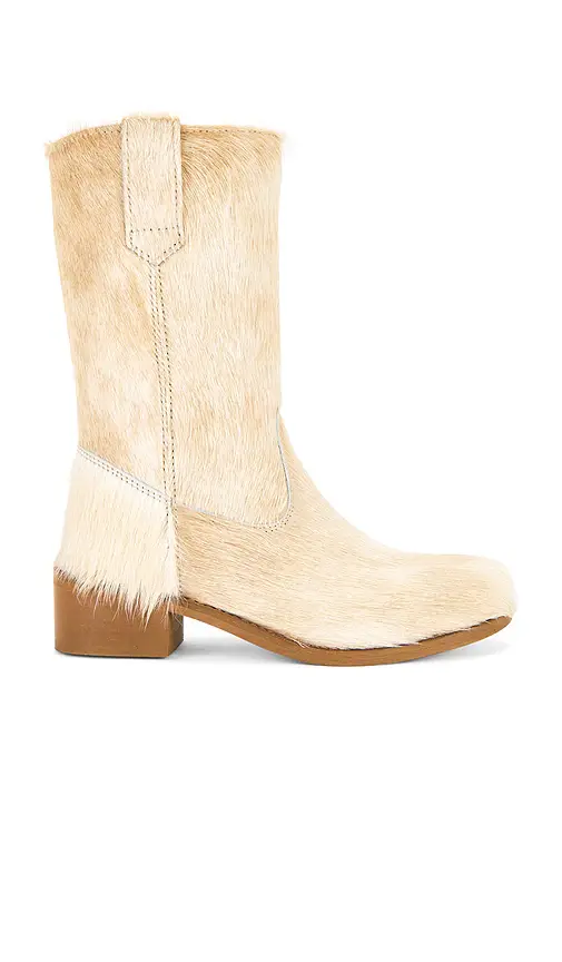 Dico Copenhagen Julia Fur Gaucho Boot | Image 1 Dico Copenhagen Julia Fur Gaucho Boot | Image 1