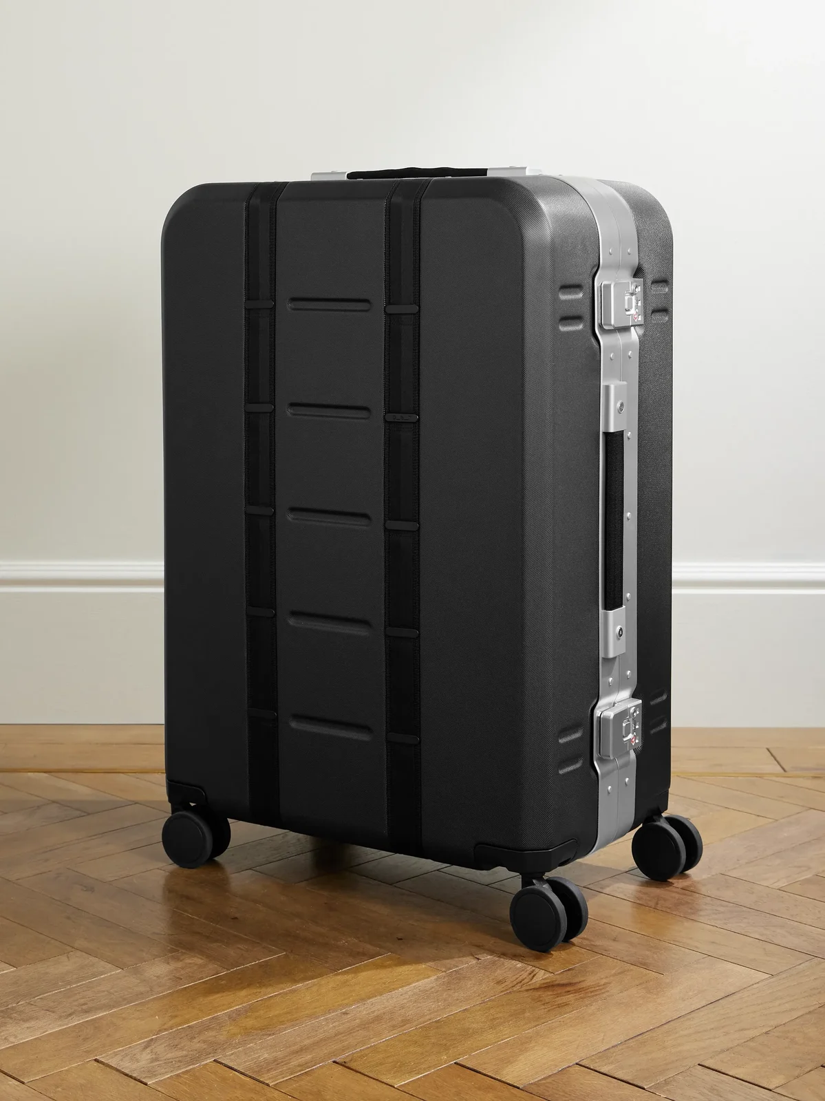 DB Journey Ramverk Pro Large Polycarbonate and Aluminium Check-In Suitcase - Men