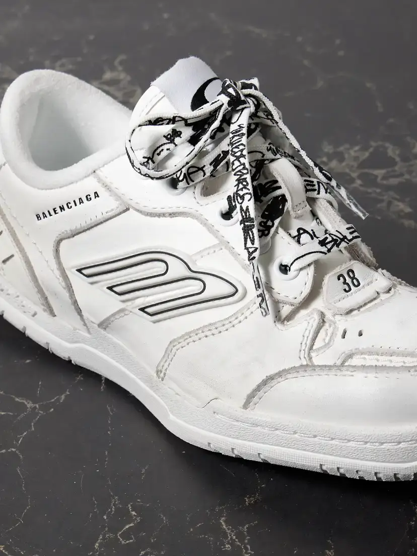Balenciaga Hamptons Distressed Leather Sneakers | Thumbnail 4 Balenciaga Hamptons Distressed Leather Sneakers | Thumbnail 4