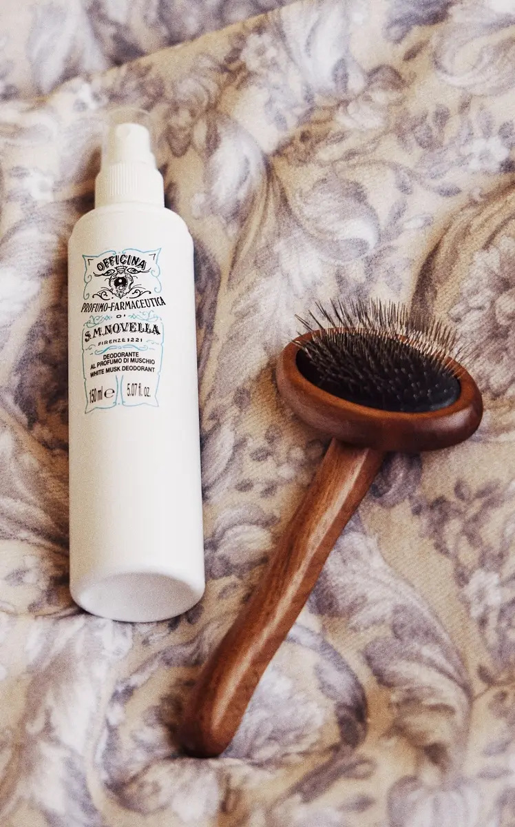 Santa Maria Novella White Musk Scented Dog and Cat Spray | Thumbnail 4 Santa Maria Novella White Musk Scented Dog and Cat Spray | Thumbnail 4