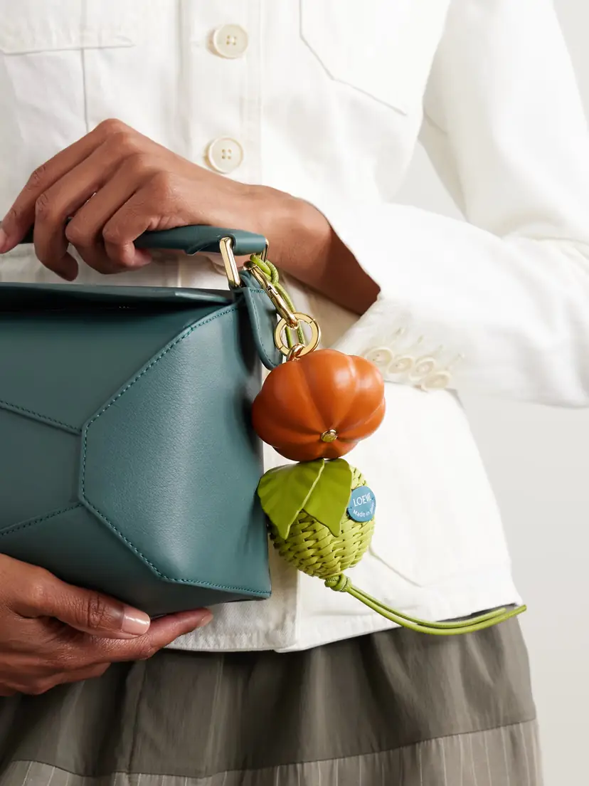 Loewe Granny Apple Leather And Gold-tone Bag Charm | Thumbnail 5