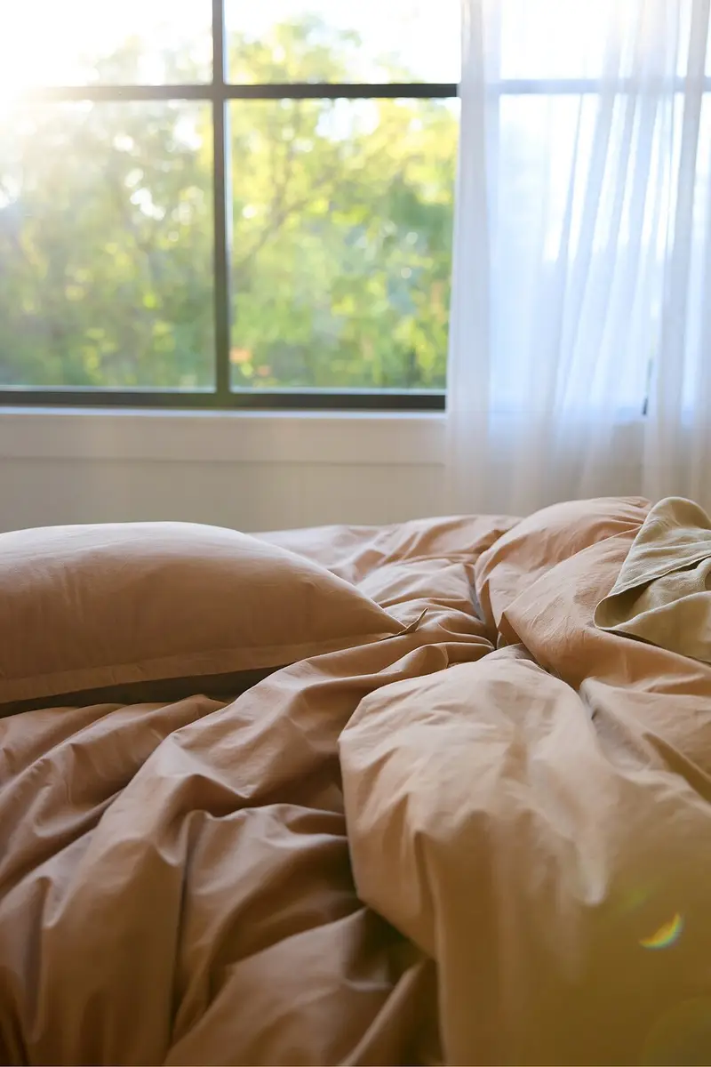 Parachute Core Percale Fitted Sheets | Thumbnail 2