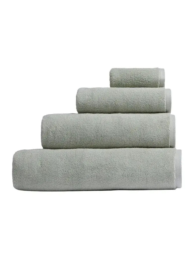 Parachute Premium Plush Bath Towel