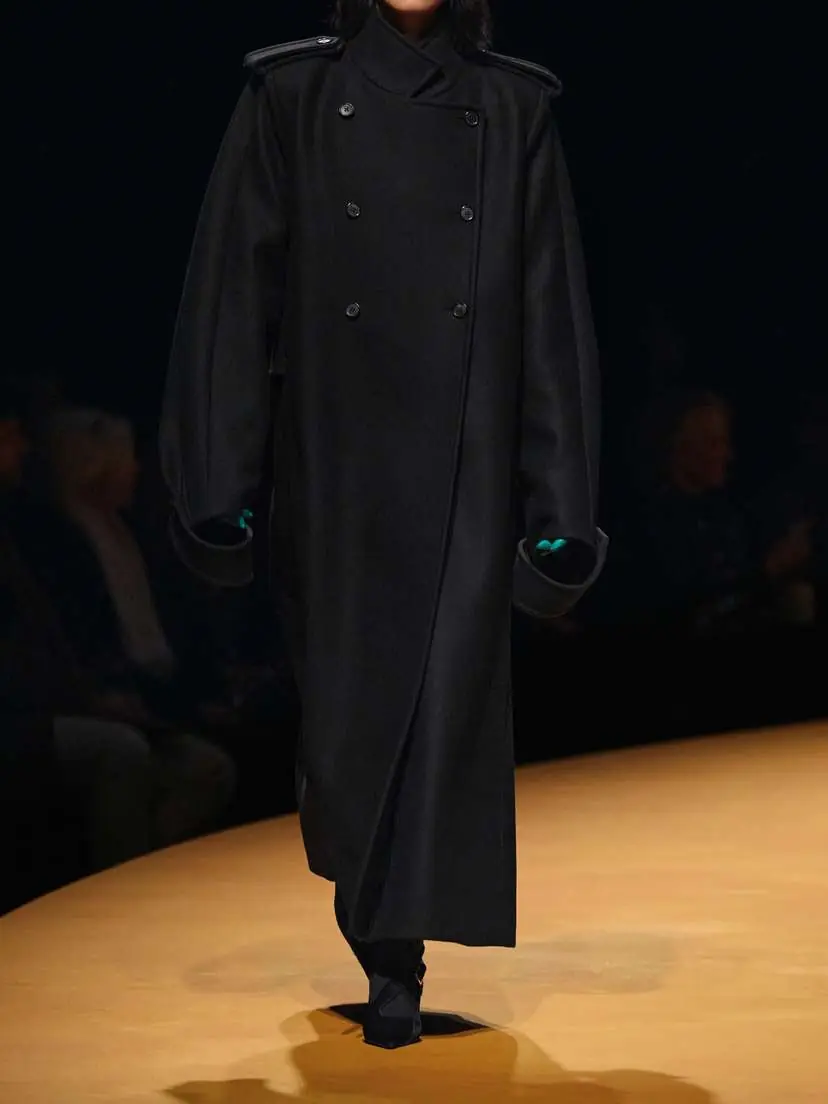 Khaite Donna Oversized Double-breasted Wool Coat | Thumbnail 5 Khaite Donna Oversized Double-breasted Wool Coat | Thumbnail 5